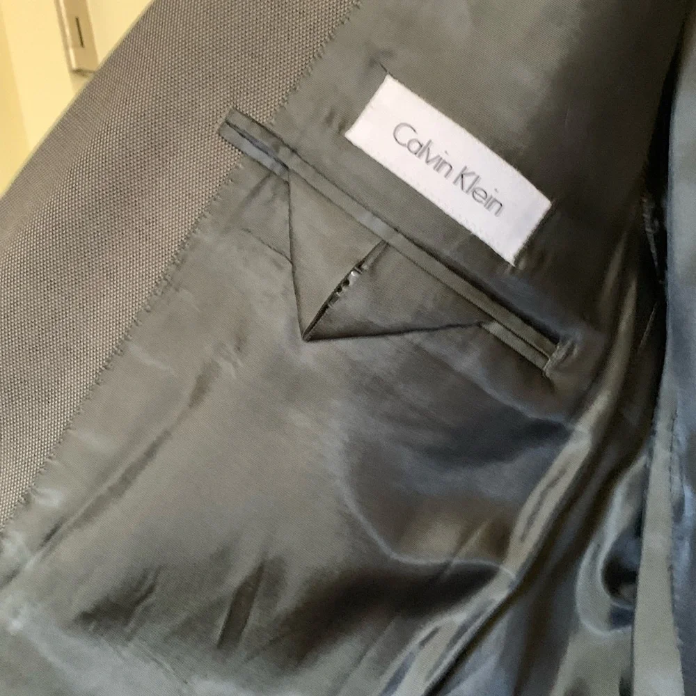 Calvin Klein Men’s Steel Gray Suit Set 38 Short Jacket 32 Pants Slim Fit
